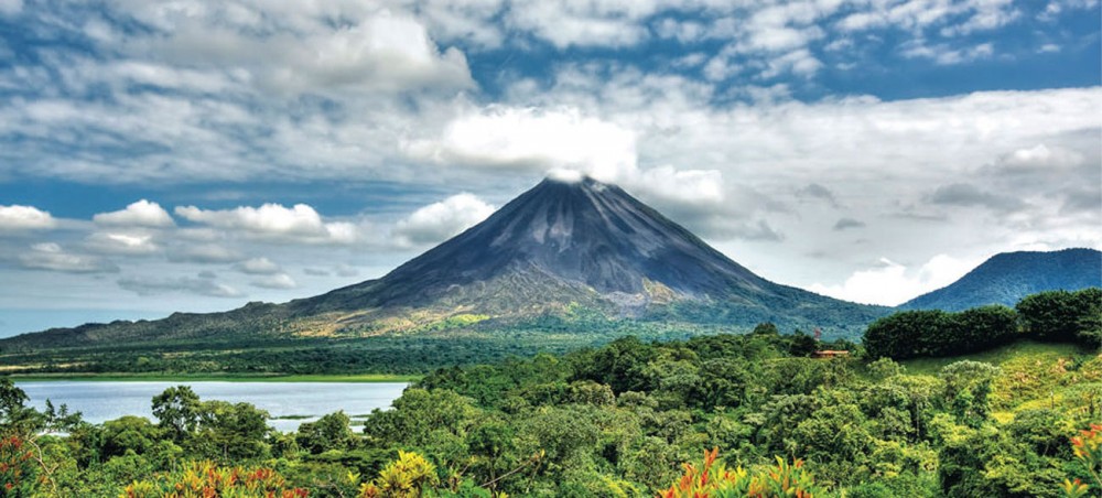 arenal volcano